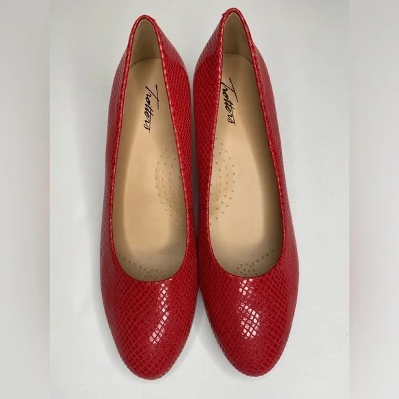 Trotters Fab Red Almond Toe 2” Pump Heel Sz 9.5 - Picture 3 of 13